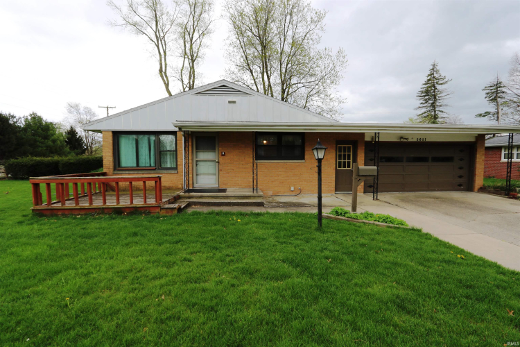 2621  Riverview Place Elkhart, IN 46516 | MLS 202413016