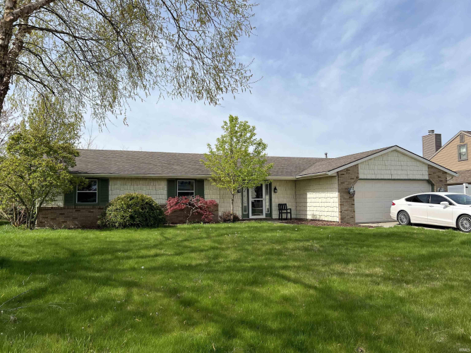 8324  Fawncrest Place Fort Wayne, IN 46835 | MLS 202414434