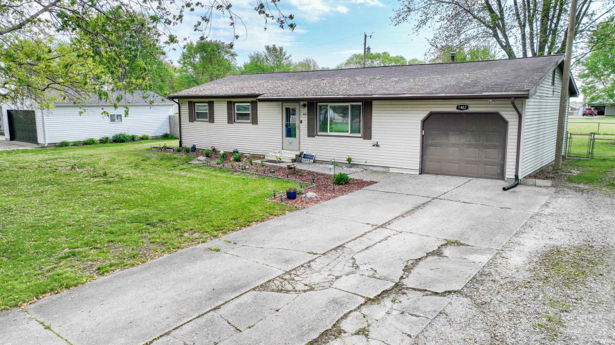 1403 S Meadow Drive Monticello, IN 47960 | MLS 202415301