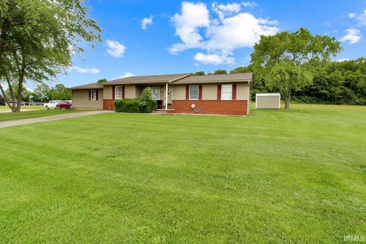 2588 E Brentwood Drive Princeton, IN 47670 | MLS 202416902