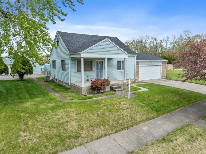 1351  Corby Street South Bend, IN 46617 | MLS 202416913