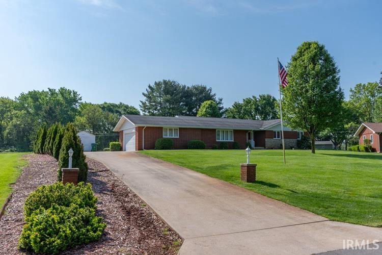 21702  Carriage Drive South Bend, IN 46614 | MLS 202417518