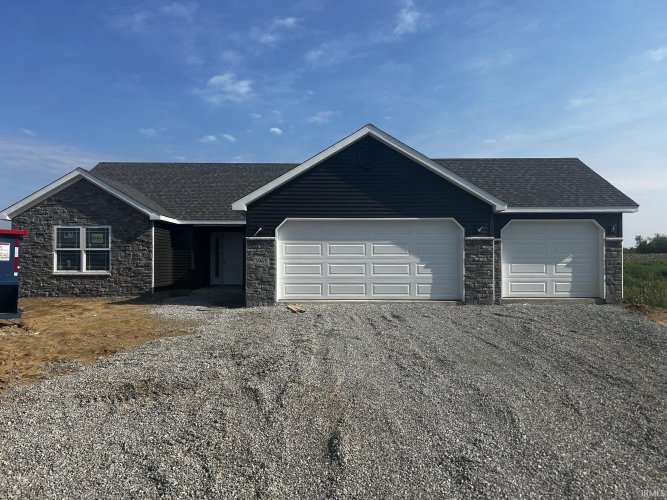 3965 E King's Pass Warsaw, IN 46582 | MLS 202418035