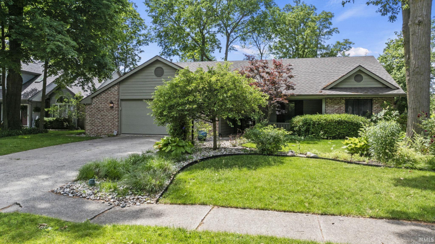 8211  Hunters Knoll Place Fort Wayne, IN 46825 | MLS 202418448