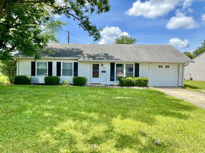 1306  Fairview Drive Greenfield, IN 46140-1029 | MLS 202420195