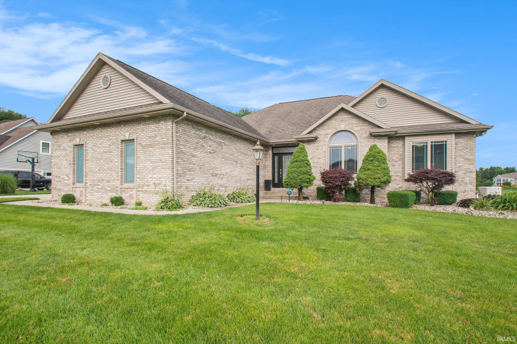 57925  Blue Heron Drive Goshen, IN 46528-7752 | MLS 202420693