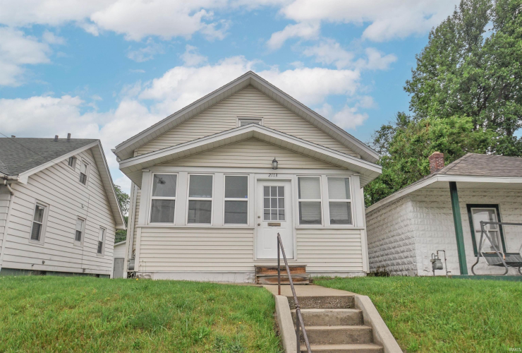 2113 S Franklin Street South Bend, IN 46613 | MLS 202420733