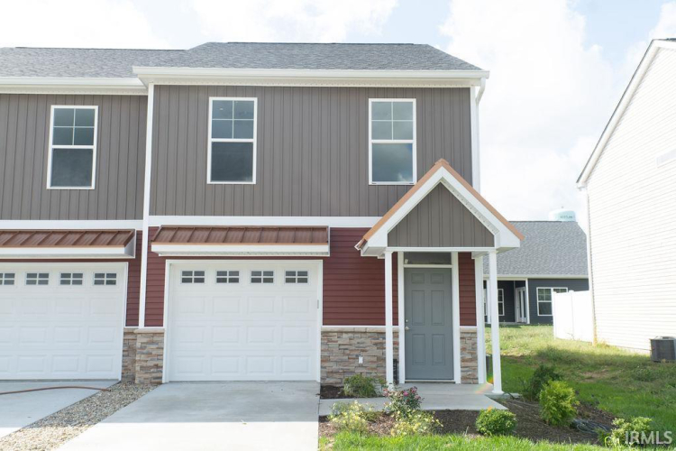 7944 S Prestwick Drive Newberry, IN 47449 | MLS 202420887