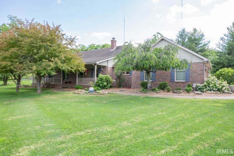 1011 W New Hope Road Boonville, IN 47601 | MLS 202421895