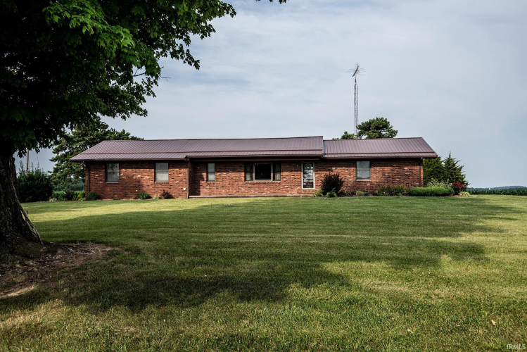 3235 S Monroe City Road Monroe City, IN 47557 | MLS 202422303