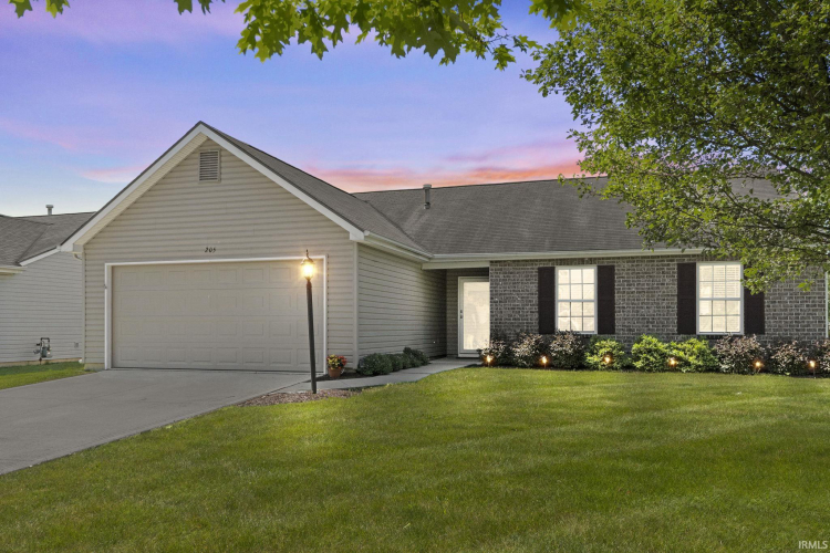 205  Caperiole Place Fort Wayne, IN 46825 | MLS 202422880