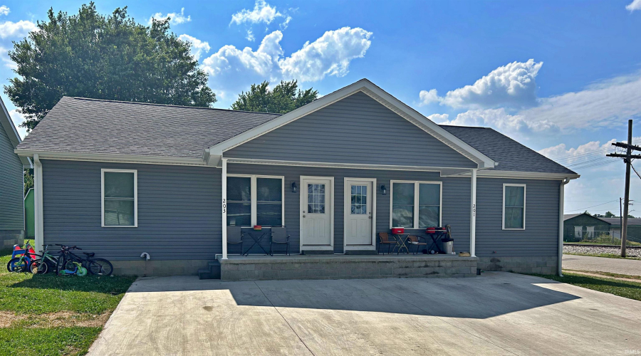 201 S 2nd Street Washington, IN 47501 | MLS 202423168