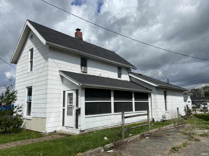 514  Broad Street New Castle, IN 47362-4850 | MLS 202423219