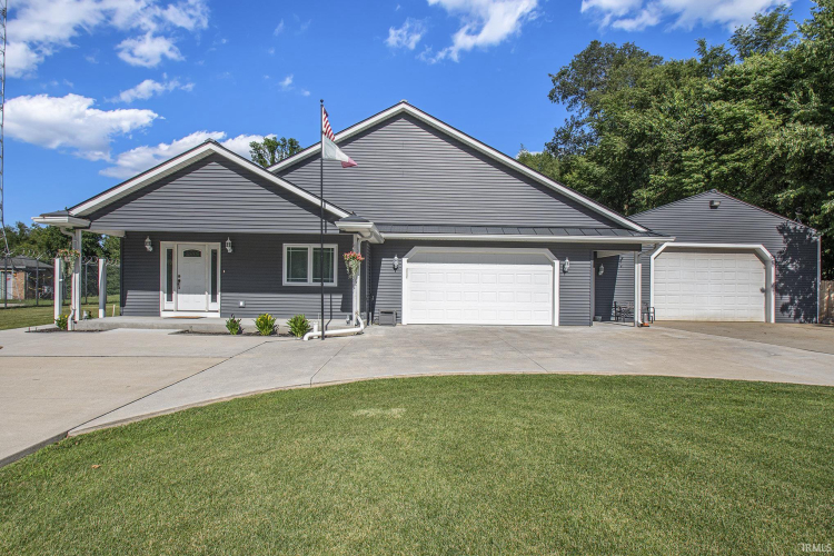 58710  Ireland Trail Mishawaka, IN 46544 | MLS 202423546