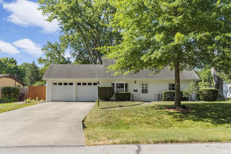 2526  River Park Drive Fort Wayne, IN 46825 | MLS 202423875