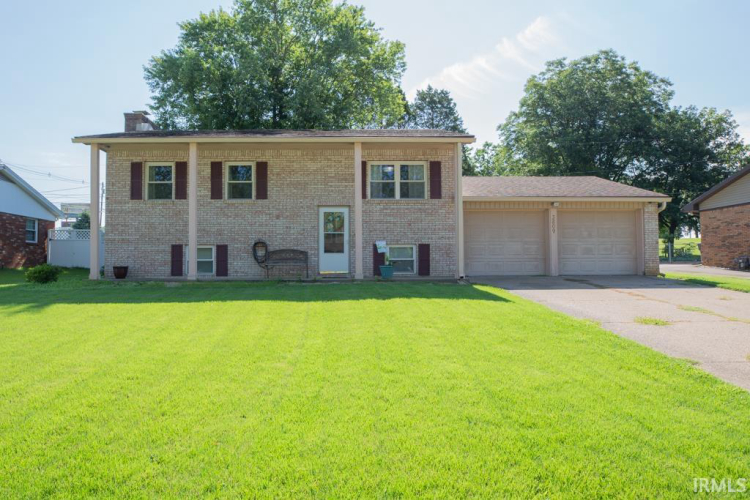 3809  Debbie Lane Evansville, IN 47711 | MLS 202425321