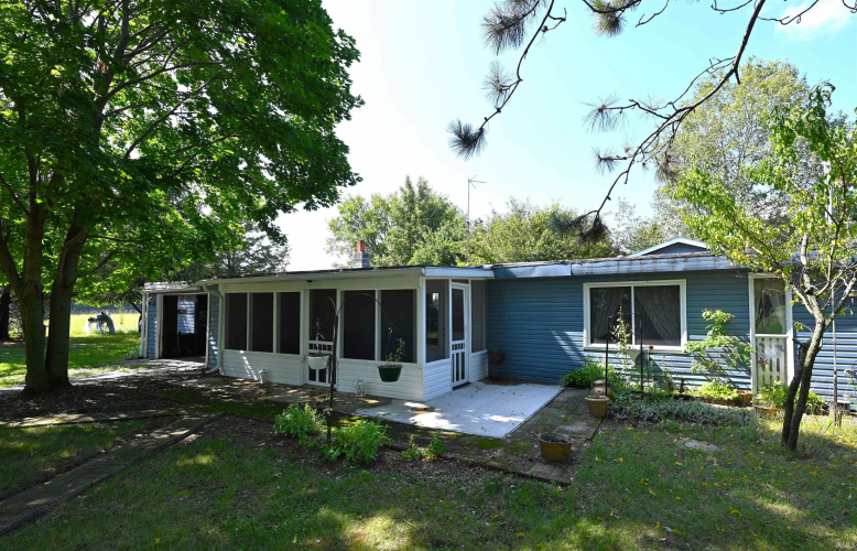 2637 S 400 West  Winamac, IN 46996-8359 | MLS 202425766