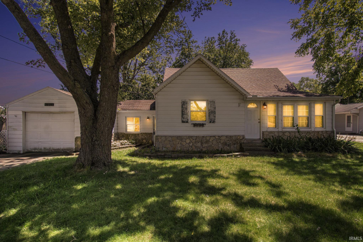 52932  Parkview Street South Bend, IN 46628-3851 | MLS 202427100