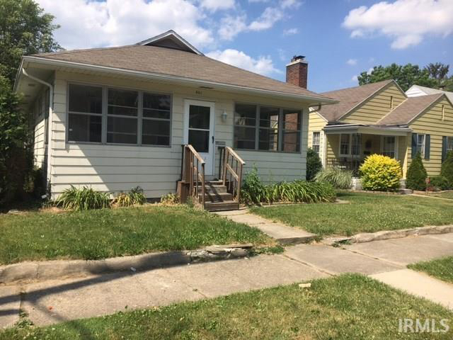 901 E Irvington Avenue South Bend, IN 46614-1305 | MLS 202427228