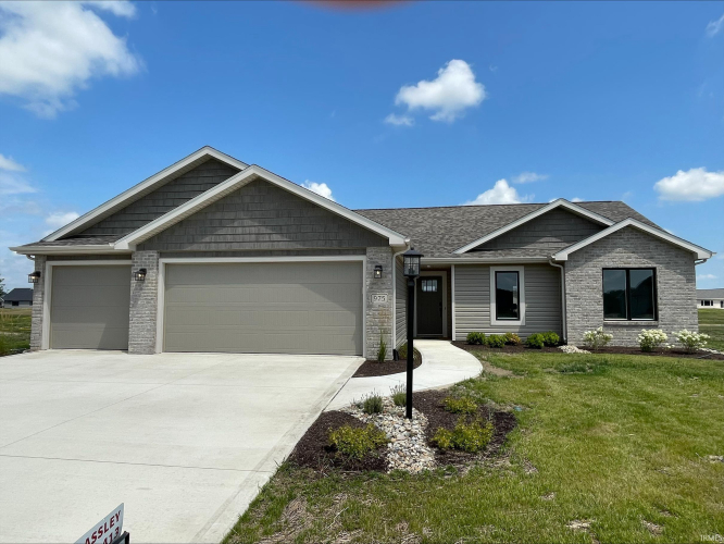 975  Zenos Boulevard Fort Wayne, IN 46818 | MLS 202427367