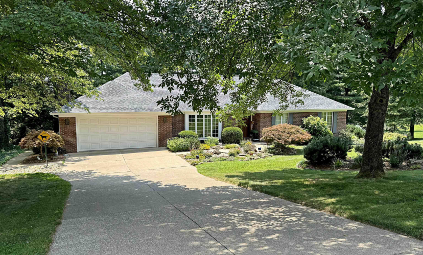 4  Pleasant Ridge Drive Washington, IN 47501 | MLS 202428063