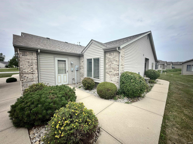 406  Kings Cross Crossing Huntington, IN 46750 | MLS 202428932