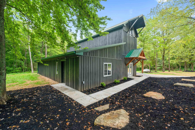 7260  Pumpkin Ridge Road Nashville, IN 47448-7911 | MLS 202429910