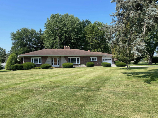 302 W James Street Francesville, IN 47946 | MLS 202430322