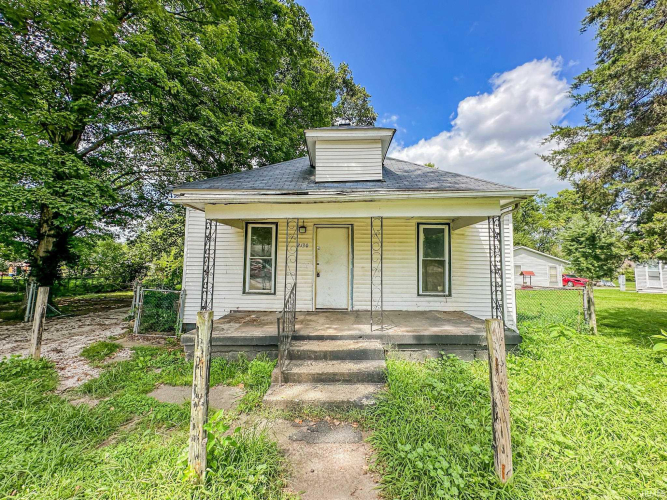 2130  Plum Street Terre Haute, IN 47804-3435 | MLS 202431140