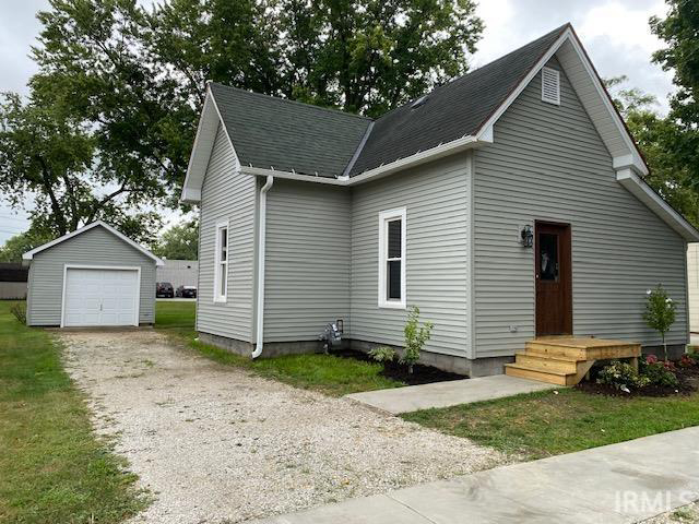 204 S Main Street South Whitley, IN 46787-1439 | MLS 202432258