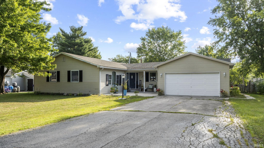 1405  Kenwood Drive Bluffton, IN 46714-3821 | MLS 202432862