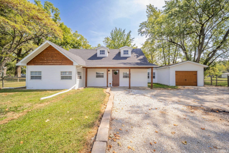 1100 S Pittenger Road Selma, IN 47383-9574 | MLS 202433061