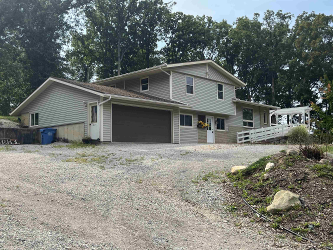 8115 E old 33 Highway Churubusco, IN 46723 | MLS 202433110