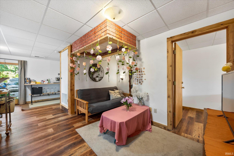 Listing Image 23