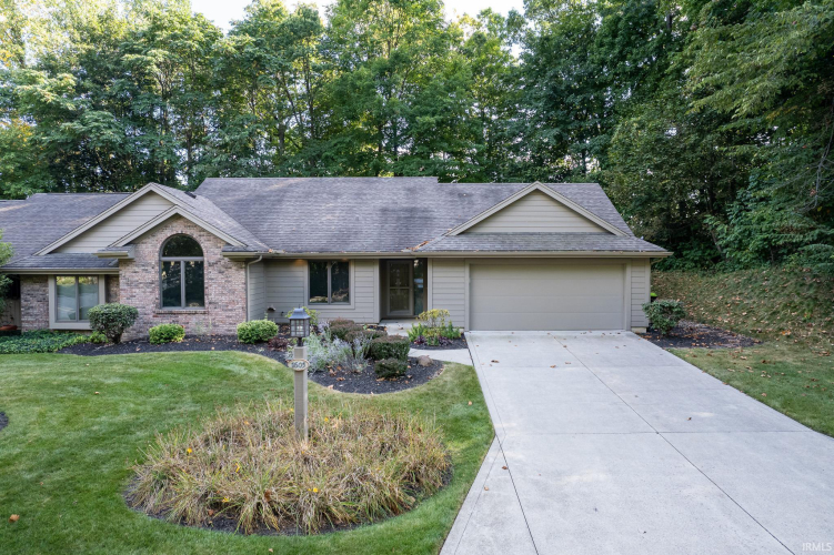 1605 N Little River Court Huntington, IN 46750 | MLS 202433346