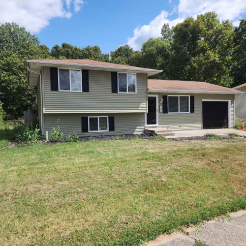 1568  Blanchard Drive Mishawaka, IN 46544 | MLS 202433514