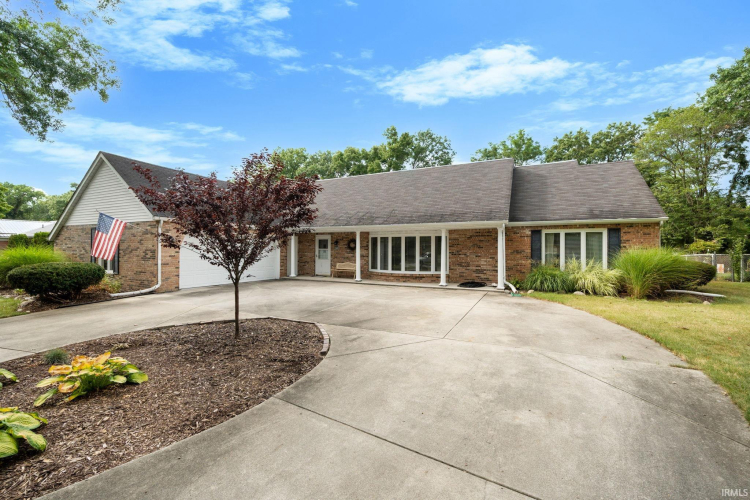 15669  Hearthstone Drive Mishawaka, IN 46545 | MLS 202433527