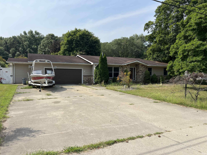 25738  Lake Drive Elkhart, IN 46514 | MLS 202433626