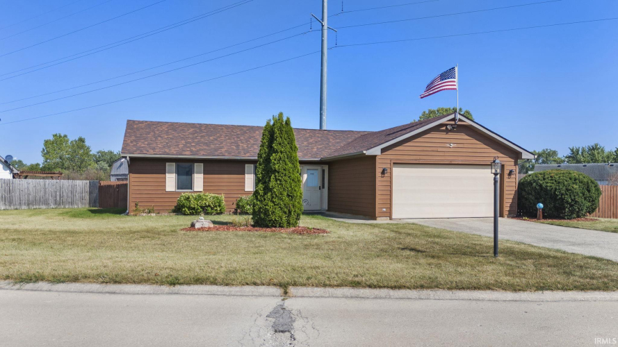 10110  Sagebrush Drive Fort Wayne, IN 46825 | MLS 202433741