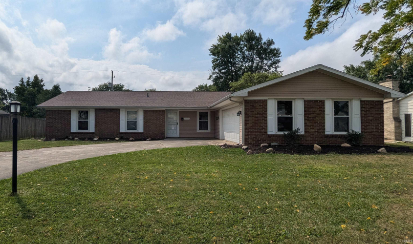 5318  Hewitt Lane Fort Wayne, IN 46815-5127 | MLS 202434448