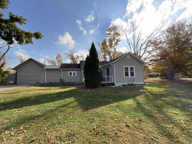 7326 N Red Hill Road Ellettsville, IN 47429-9753 | MLS 202434936