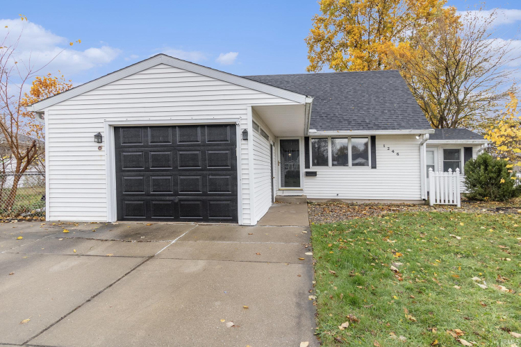 1246  Catherwood Drive South Bend, IN 46614-2752 | MLS 202435145