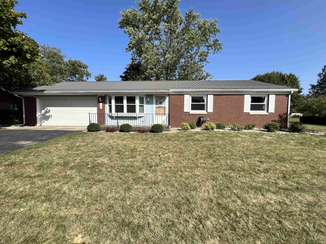 126 N Cheyenne Drive Warsaw, IN 46582 | MLS 202435210