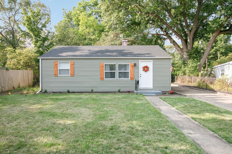 1320  Eastbrook Drive South Bend, IN 46616 | MLS 202435416