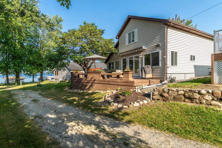 116  Lakeside Court Fremont, IN 46737 | MLS 202435508