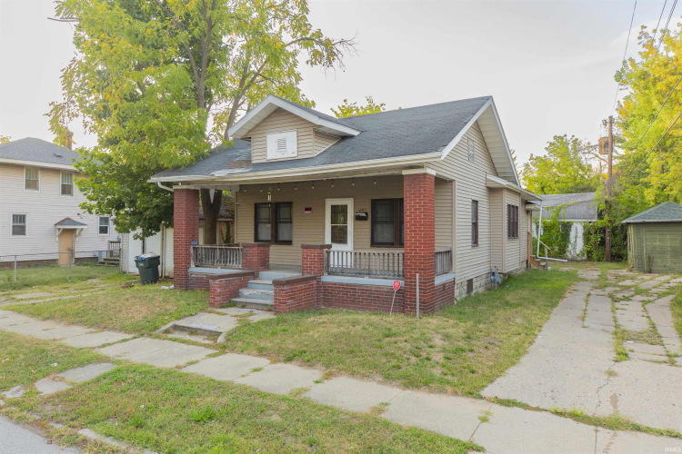 1243  Vassar Avenue South Bend, IN 46628-2772 | MLS 202435835