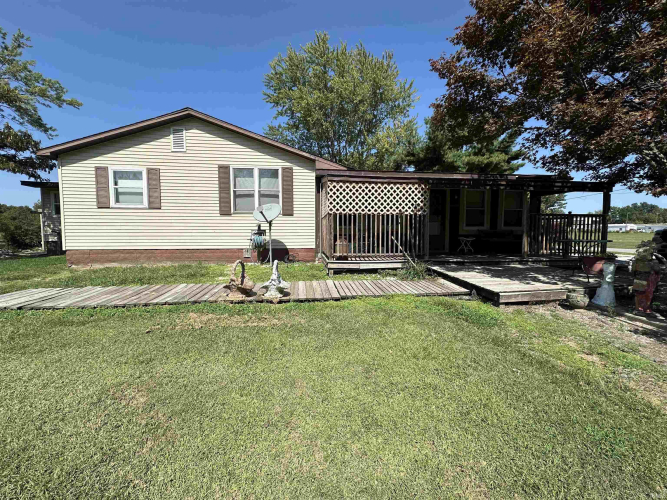 9125 N 1380 W Road Jasonville, IN 47438 | MLS 202435985