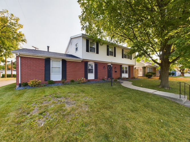 1175  Oak Street Huntington, IN 46750 | MLS 202436227