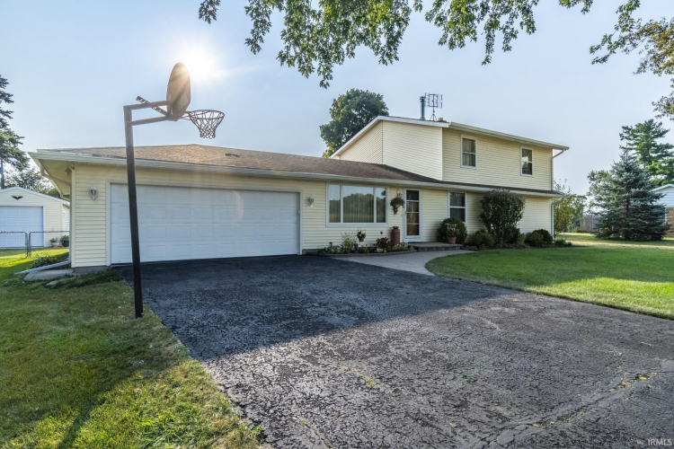 8030  Felger Road Fort Wayne, IN 46818 | MLS 202436400