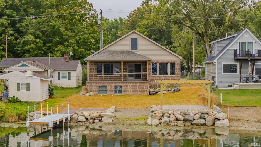 64 W Lakeside Drive North Manchester, IN 46962 | MLS 202437030